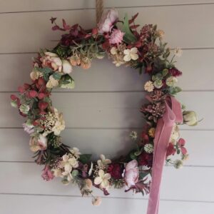 Artificial Victorian  40 cm wreath
