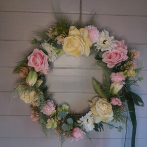 Artificial Suzie Wreath 40 cm