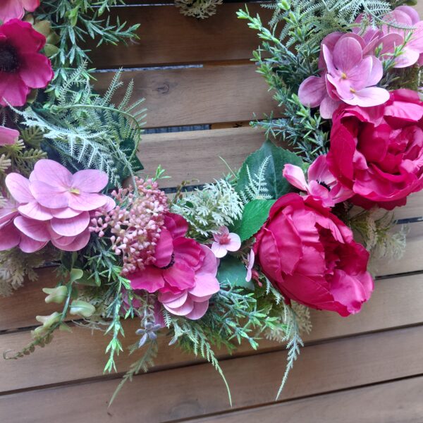 Artificial Ruby 30 cm Wreath - Image 3