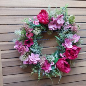 Artificial Ruby 30 cm Wreath